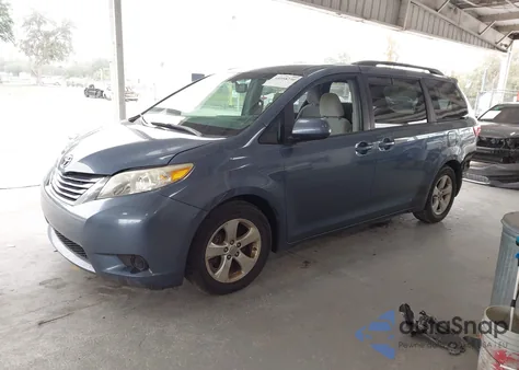 2015 Toyota Sienna Le 8 Passenger из США, поврежденный, VIN 5TDKK3DC9FS624216